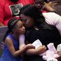 Gianna Floyd, a megölt George Floyd hatéves lánya a temetési szertartáson.