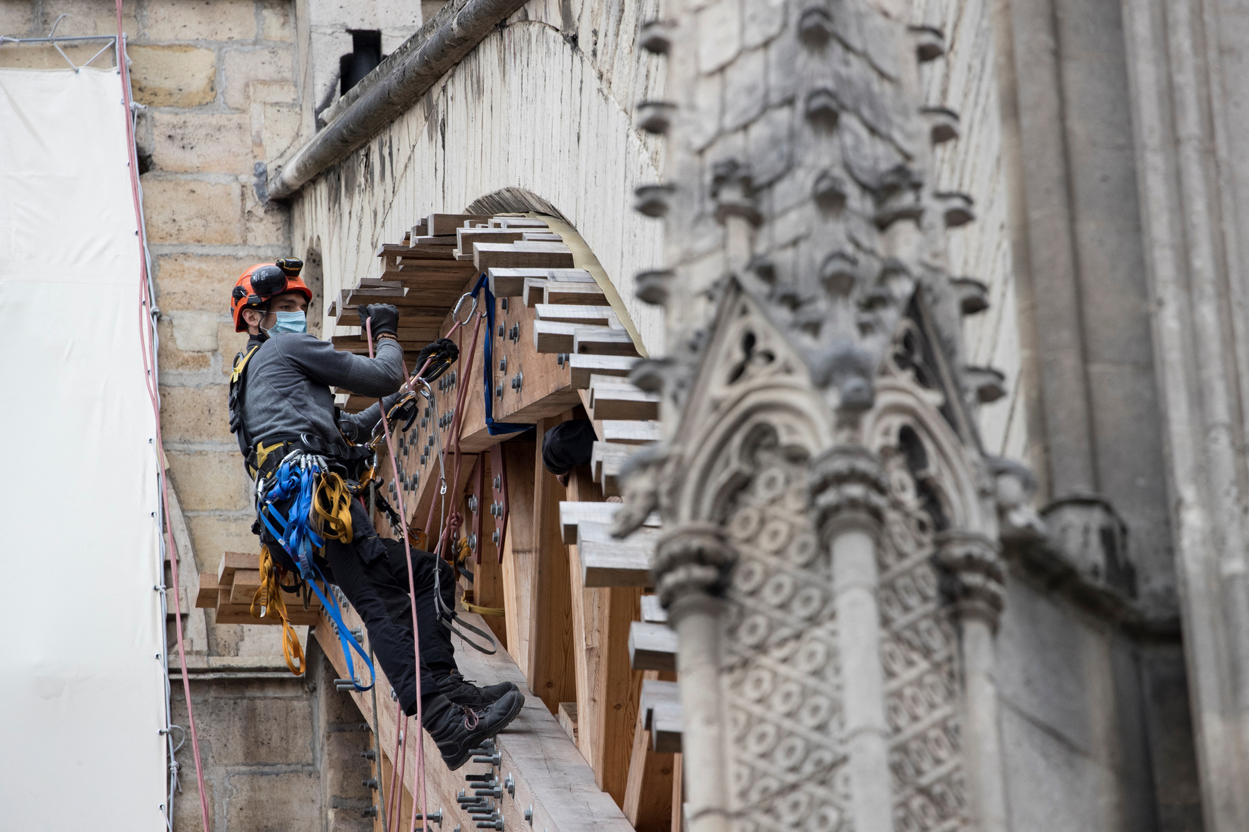 A Notre Dame felújítása még ma, két évvel a tűzvész után sem ért véget.
