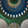 A mecset színes, szépségével magával ragadó kupolája. 