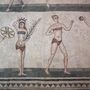 A Villa Romana del Casale mozaikján látható „bikinis lányok”