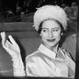 Margit hercegnő nászútjára indul Antony Armstrong-Jones-szal 1960. május 6-án