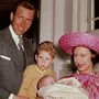 Margit hercegnő és férje Antony Armstrong-Jones két gyermekükkel 1964-ben