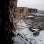 Egy súlyosan megsérült lakóépület a donyecki régióban, Ukrajnában 2022. március 11-én