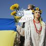A tüntetők New Yorkban tiltakoznak Ukrajna orosz megszállása ellen 2022. március 12-én