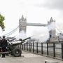 A királyi tüzérség katonai díszlövéseket adnak le az elhunyt II. Erzsébet királynő tiszteletére 2022. szeptember 10-én Londonban