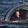 2013 nyarán készült a fotó, ahol Putyin elnök éppen egy mini tengeralattjáró eszközzel merül le a Balti tengerbe, Gotland sziget közelében.