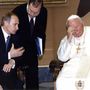 2000 júniusában magánkihallgatáson II. János Pál pápánál a Vatikánban.