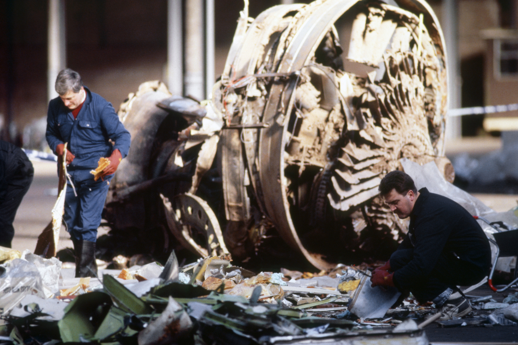 Líbia 1999. április 5-én adta ki Abdelbaszet Ali Mohamed Al-Megrahi nevű gyanúsítottat, akit 2001. január 31-én a skót bíróság 27 évi fegyházra ítélt