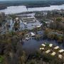 Alsó-Szászország, Hodenhagen: Drónfotó a Serengeti Parkról, amit részben elöntött a víz. Az árvíz miatt evakuálták az állatokat a parkból.