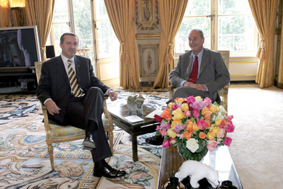 Mahmúd Abbász (b) palesztin elnök találkozik Recep Tayyip Erdogan (j) török miniszterelnökkel Törökország Ankarában 2010. december 5-én 