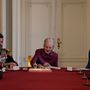 Margit királynő 52 évnyi uralkodás után aláírja lemondó nyilatkozatát a Christiansborg kastélyban lévő államtanácsban