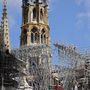  Notre-Dame-székesegyház és új tornya látható közel öt évvel azután, hogy tűzvész pusztított az emblematikus műemlékben 2024. április 10-én