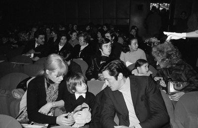 Alain Delon és Ann-Margret svéd színésznő A vér nem válik vízzé című filmben