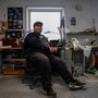 Kleist Eriksen műhelyében Nuuk, Grönlandon 2025. február 12-én