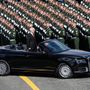 Oroszország védelmi minisztere, Andrei Belousov megérkezik a Vörös térre 2025. május 9-én