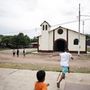 A Santa Rosa Cruz Pampa kápolna, ahol Robert Francis Prevost, a mai XIV. Leó pápa prédikált Peruban, Yapaterában 2025. május 11-én