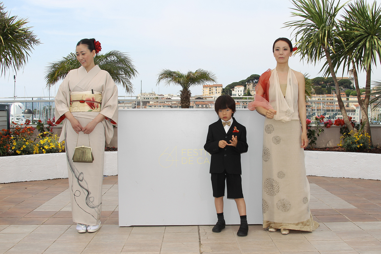 Laetitia Casta francia színésznőt egy nagyon gyenge filmben láttuk, ahol meglepetésbuli Bulgáriába utaztatta barátját, akiről addig nem tudta, hogy bolgár.