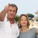 Mel Gibson nem jött el a Beaver cimű filmje sajtótájékoztatójára, de a premierre igen. Jodie Foster meg cuki, mint mindig.