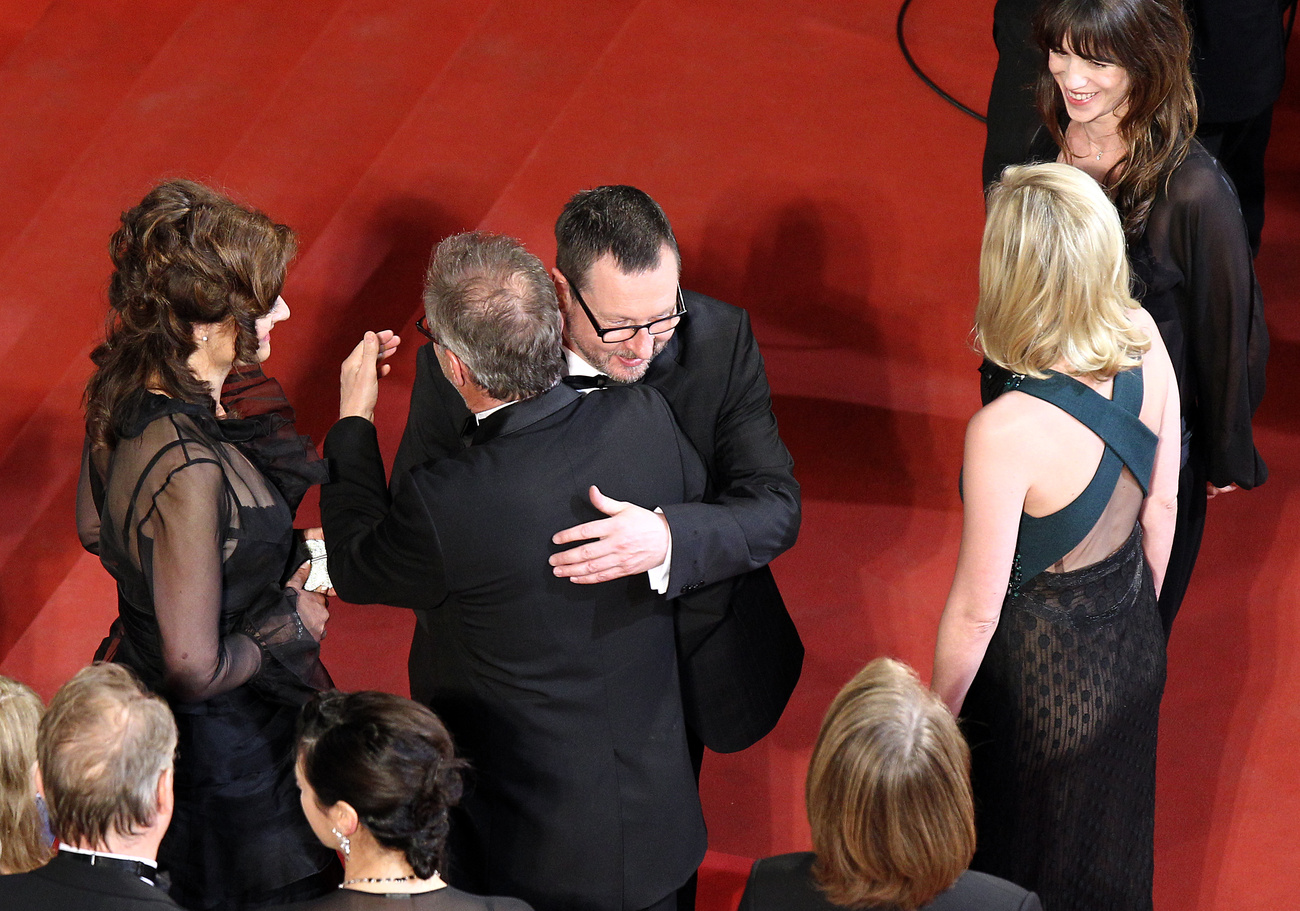 Laetitia Casta francia színésznőt egy nagyon gyenge filmben láttuk, ahol meglepetésbuli Bulgáriába utaztatta barátját, akiről addig nem tudta, hogy bolgár.
