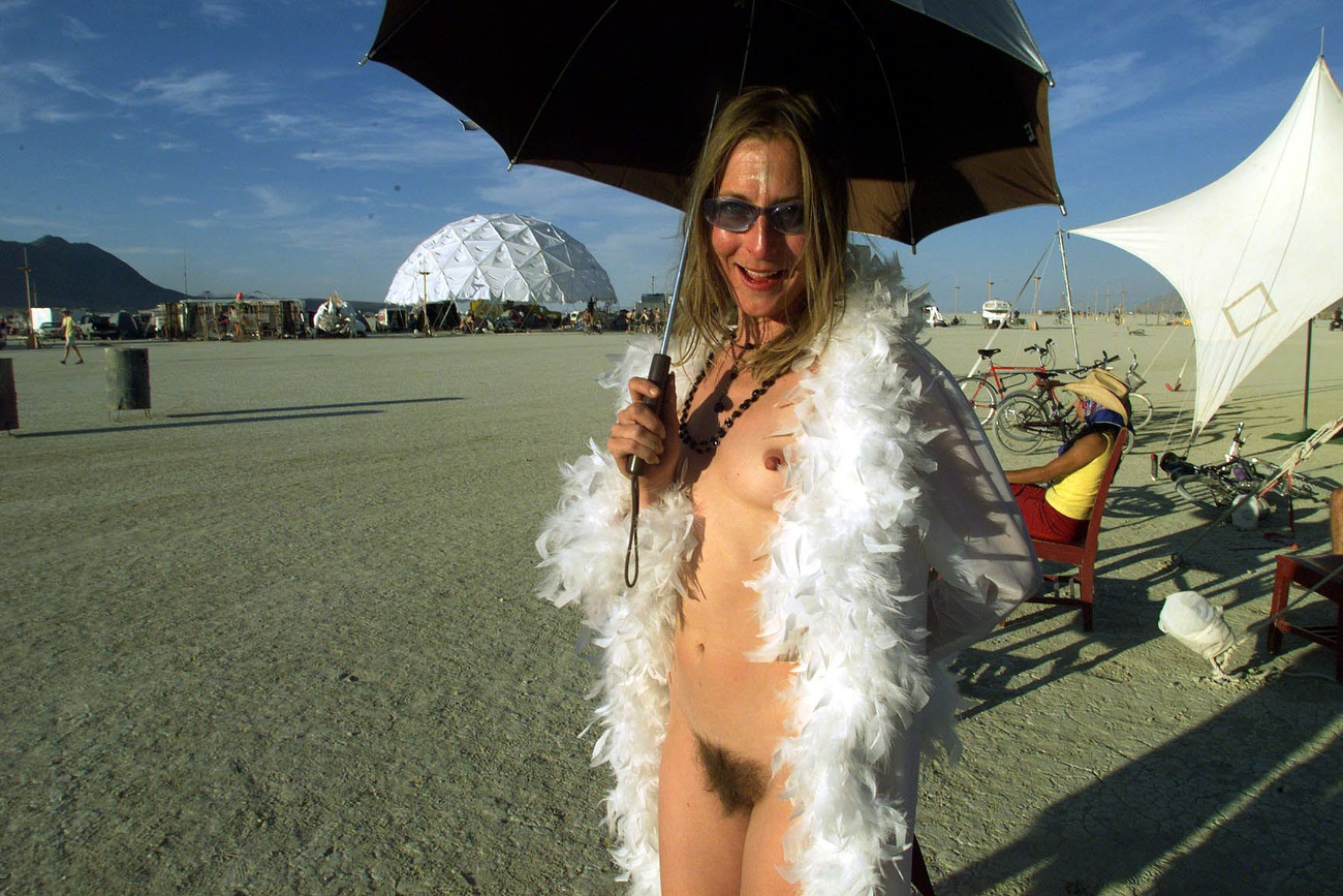 21. század, Burning Man, Nevada. A hippik nem haltak ki.