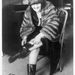 1922. január 21. Washington D.C. csizmaszárába rejti az italos üveget egy nő.