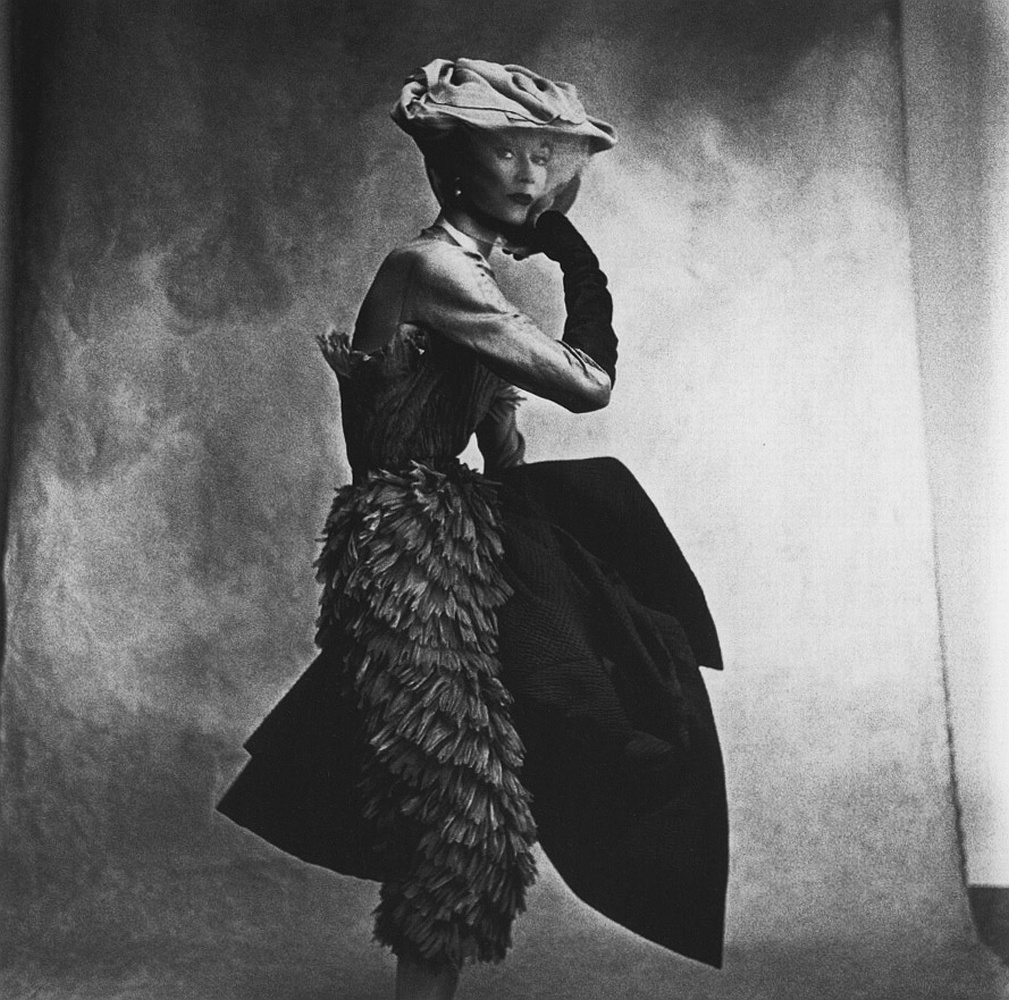 Dior ruha, 1952. Lisa Fonssagrives-Penn 80 éves korában hunyt el New Yorkban. 