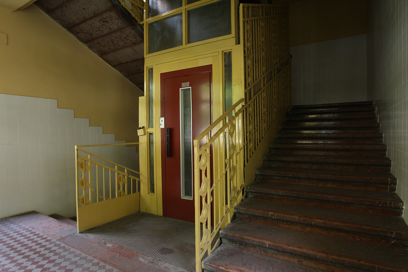 FORRÁSOK: A magyar történelem főbb állomásai első szakasz Kép-idő (szabad szavas keresésben az 1912 szóra megjelenő találatok tovább kattinthatóak, képekkel együtt!) // Magyar kultúra második szakasz, nemzetközi kitekintés (Egyetemes történelem; Társadalom, kultúra, művészetek; Tudomány, technika; Magyar történelem, kultúra, tudományok) Kronológia. II. kötet 1871-2006. Kötetszerk.: Bárány Lászlóné, Rostás Sándor, Szlávik Tamás. M. Nagylexikon Kiadó, Budapest, 2006. 1060–1064. old. // A magyarországi és budapesti gazdaság, civil-, egyházi-, oktatási és más szervezetek eseménytörténete: Történelmi tár
// Thuránszky László-dr. Galgóczy Gábor  - Adalékok a 1085 Budapest, Horánszky u. 12. sz. ház történe