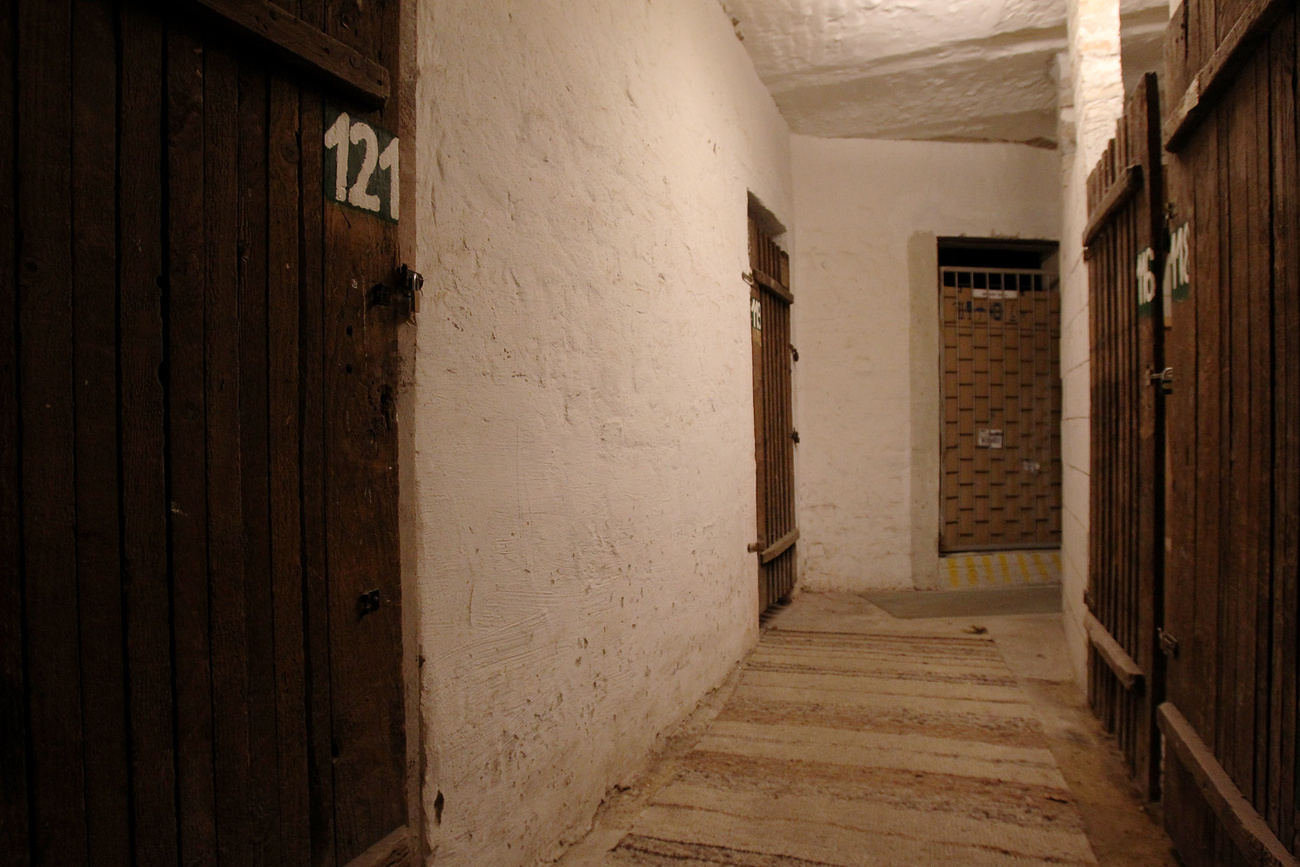 FORRÁSOK: A magyar történelem főbb állomásai első szakasz Kép-idő (szabad szavas keresésben az 1912 szóra megjelenő találatok tovább kattinthatóak, képekkel együtt!) // Magyar kultúra második szakasz, nemzetközi kitekintés (Egyetemes történelem; Társadalom, kultúra, művészetek; Tudomány, technika; Magyar történelem, kultúra, tudományok) Kronológia. II. kötet 1871-2006. Kötetszerk.: Bárány Lászlóné, Rostás Sándor, Szlávik Tamás. M. Nagylexikon Kiadó, Budapest, 2006. 1060–1064. old. // A magyarországi és budapesti gazdaság, civil-, egyházi-, oktatási és más szervezetek eseménytörténete: Történelmi tár
// Thuránszky László-dr. Galgóczy Gábor  - Adalékok a 1085 Budapest, Horánszky u. 12. sz. ház történe