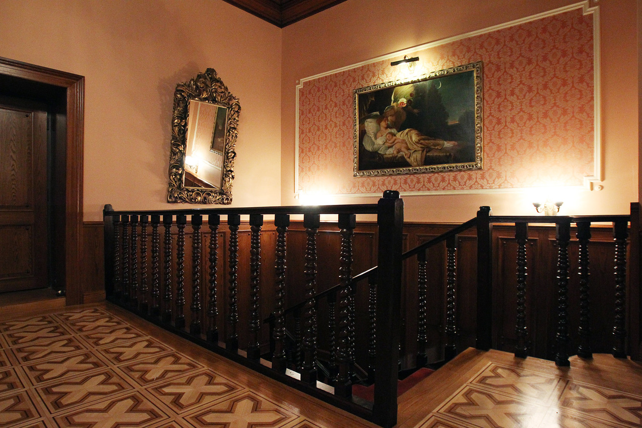 FORRÁSOK: A magyar történelem főbb állomásai első szakasz Kép-idő (szabad szavas keresésben az 1912 szóra megjelenő találatok tovább kattinthatóak, képekkel együtt!) // Magyar kultúra második szakasz, nemzetközi kitekintés (Egyetemes történelem; Társadalom, kultúra, művészetek; Tudomány, technika; Magyar történelem, kultúra, tudományok) Kronológia. II. kötet 1871-2006. Kötetszerk.: Bárány Lászlóné, Rostás Sándor, Szlávik Tamás. M. Nagylexikon Kiadó, Budapest, 2006. 1060–1064. old. // A magyarországi és budapesti gazdaság, civil-, egyházi-, oktatási és más szervezetek eseménytörténete: Történelmi tár
// Thuránszky László-dr. Galgóczy Gábor  - Adalékok a 1085 Budapest, Horánszky u. 12. sz. ház történe