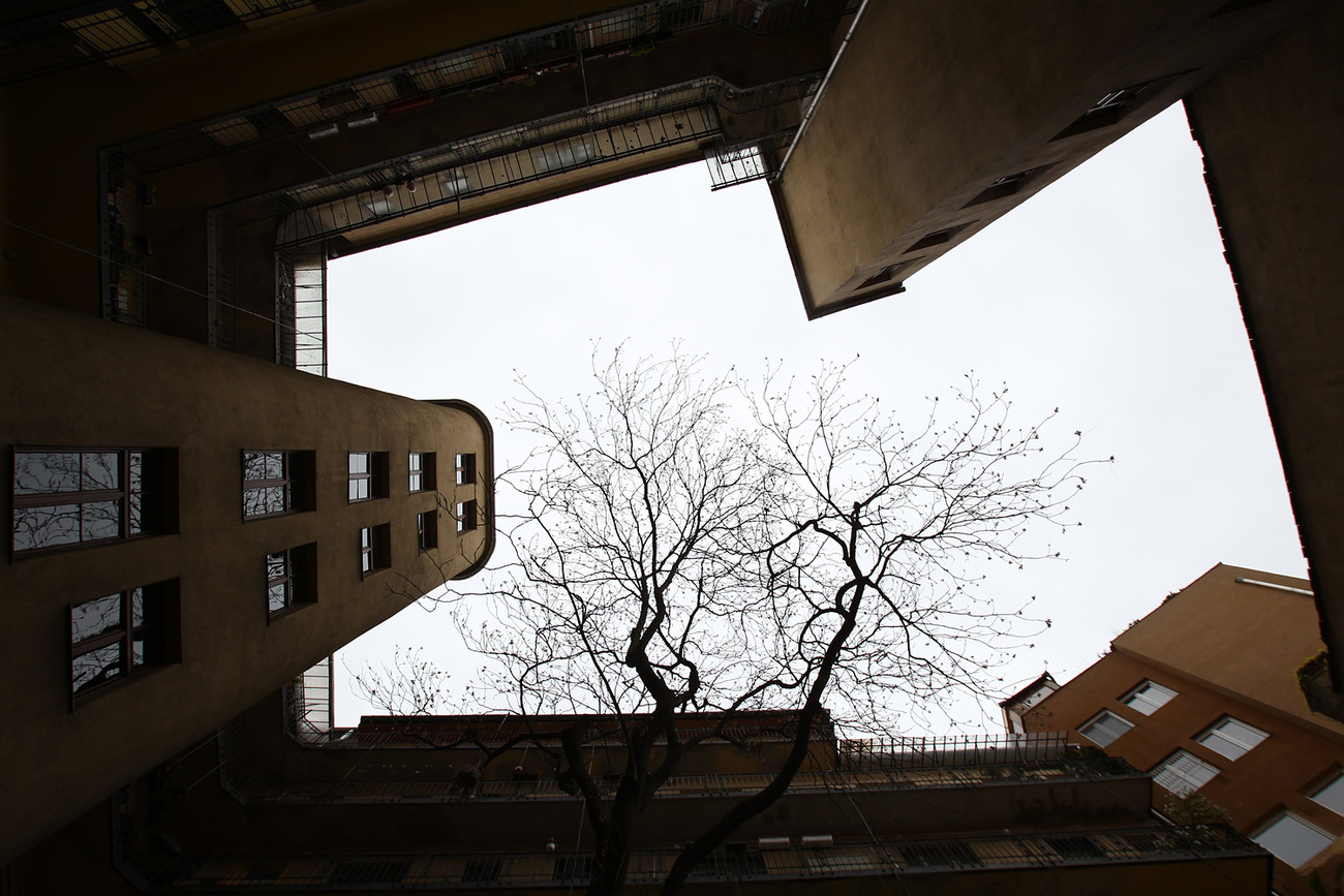 FORRÁSOK: A magyar történelem főbb állomásai első szakasz Kép-idő (szabad szavas keresésben az 1912 szóra megjelenő találatok tovább kattinthatóak, képekkel együtt!) // Magyar kultúra második szakasz, nemzetközi kitekintés (Egyetemes történelem; Társadalom, kultúra, művészetek; Tudomány, technika; Magyar történelem, kultúra, tudományok) Kronológia. II. kötet 1871-2006. Kötetszerk.: Bárány Lászlóné, Rostás Sándor, Szlávik Tamás. M. Nagylexikon Kiadó, Budapest, 2006. 1060–1064. old. // A magyarországi és budapesti gazdaság, civil-, egyházi-, oktatási és más szervezetek eseménytörténete: Történelmi tár
// Thuránszky László-dr. Galgóczy Gábor  - Adalékok a 1085 Budapest, Horánszky u. 12. sz. ház történe