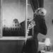A filmművészet egyik legelső vámpírábrázolása. 1922-ben került a mozikba Murnau Nosferatu című némafilmje.