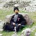 1910. - Dagesztáni szunni muszlim férfi népviseletben, tőrével az oldalán.