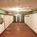 Így néz ki egy átlagos méretű terem a bunkerben, a végében három wc, amiből 30 emberre jutott egy-egy fülke.