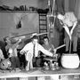 Életkép 1938-ból: a Walt Disney Studio hangmérnökei verekedéshez, gereblyébe lépéshez és szakadékba eséshez találnak ki hangeffekteket 