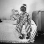Kislány Donald-papucsban, 1949-ből