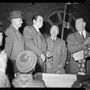 A háború alatt visszatért a rádiózáshoz, háborús kötvények reklámjaihoz és egyéb patrióta rádiójátékokhoz ada a tehetségét. A képen Harry Truman szenátorral látható.