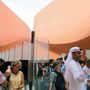 Dubai pavilonjában tableteken követhető a térbe vetített virtuális valóság az ország környezettudatosságáról.