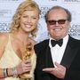 Charlize Theron Jack Nicholsonnal és A rémért elnyert Arany Glóbusszal pózol a 2004-es Golden Globe-gálán