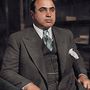 Alphonse Gabriel Capone azaz Al Capone vagy a „Sebhelyesarcú”, a hírhedt chichagói maffiavezér, akinek a nevéhez a szervezett bűnözés alapjainak lefektetését kötik. A sajtónak és az életéről készült filmeknek köszönhetően világszerte ismerik.