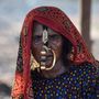 Indiai nomád pásztor a Kutch régióban, 100 kilométerre Ahmedabadtól, Indiában 2018. október 22-én