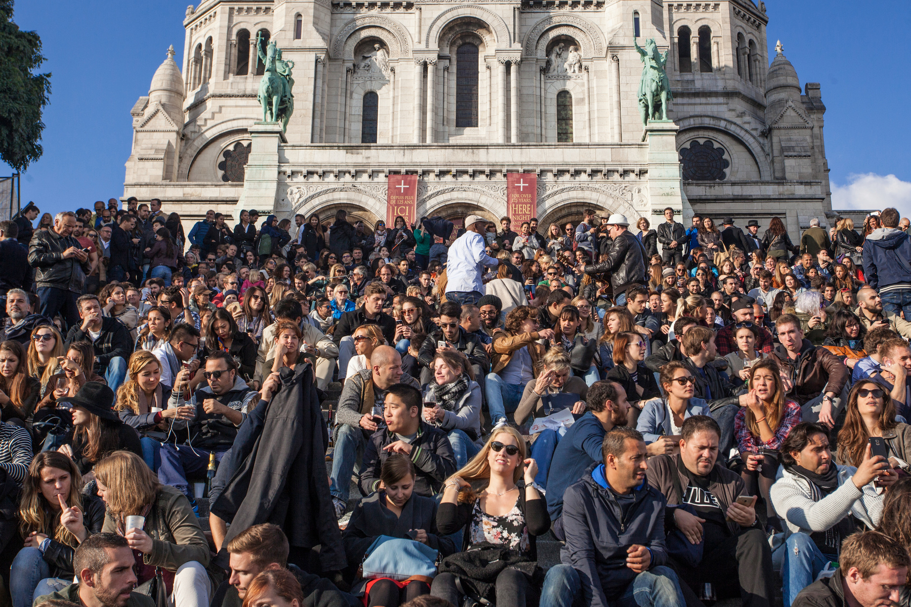 Izland is a legfelkapottabb helyek közé fejlődött az utóbbi években, így néz ki egy csoportos kirándulás a szigeten.
