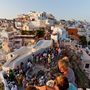Szantorinit, a csodás görög szigetet nyaralók tízezrei választják pihenőhelyül.