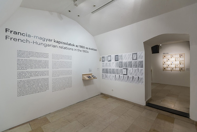 A budapesti és a párizsi könyvkiállítások eredeti plakátjai