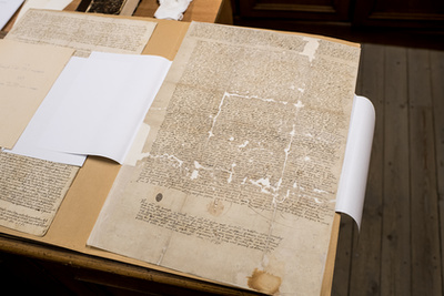 A kecskeméti ötvös céh levele 1557-ből, egyike a levéltárban őrzött legrégebbi iratoknak.