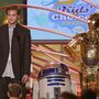 Hayden Christensen, C3PO és R2D2 2005-ben. Christensent nagy ígéretnek tartották a Star Wars előtt, de a filmek derékba törték a karrierjét.