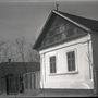 Napsugaras homlokzatú tápéi ház 1959-ben, Balogh Jánosné Horváth Terézia fényképén.