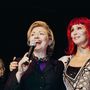 Hillay Clinton volt First Lady az 53. születésnapi ünnepségén Cherrel a színpadon 2000. október 25-én.