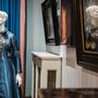 A brokát applikációval díszített kék kabát megvalósítását Lesznai Anna mesevilága inspirálta