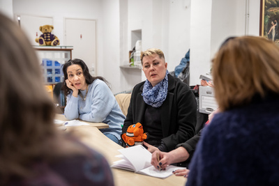 Tatjana Kuznyecova pantomim- és mozgásművész, ő tanította be ifj. Vidnyánszky Attilának a pantomim-mozgásokat a Vígszínházban játszott A diktátor című előadáshoz