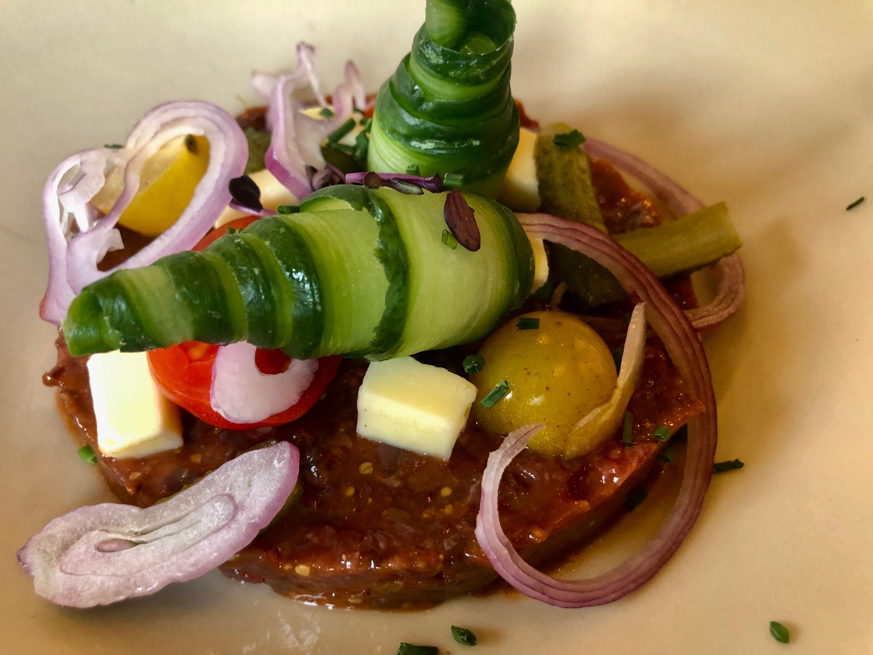 Rántott hús-waldorf saláta